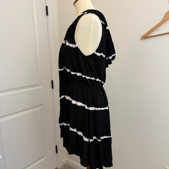 Boston Proper Black Tie Dye Sleeveless Open Front Cover-Up Vest Size Small - Picture 4 of 8